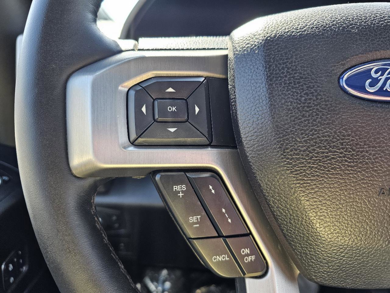 Used 2019 Ford F150 Platinum w/ Equipment Group 701A Luxury AWD/4WD image 12