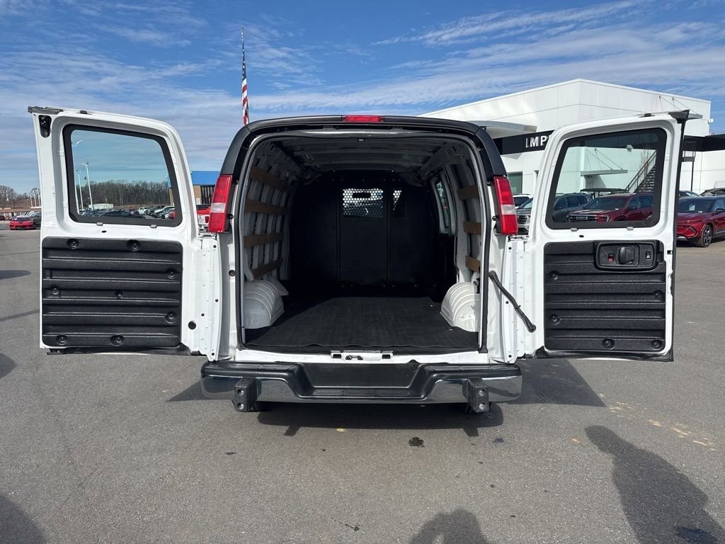 Used 2024 Chevrolet Express 2500 w/ Driver Convenience Package RWD image 22