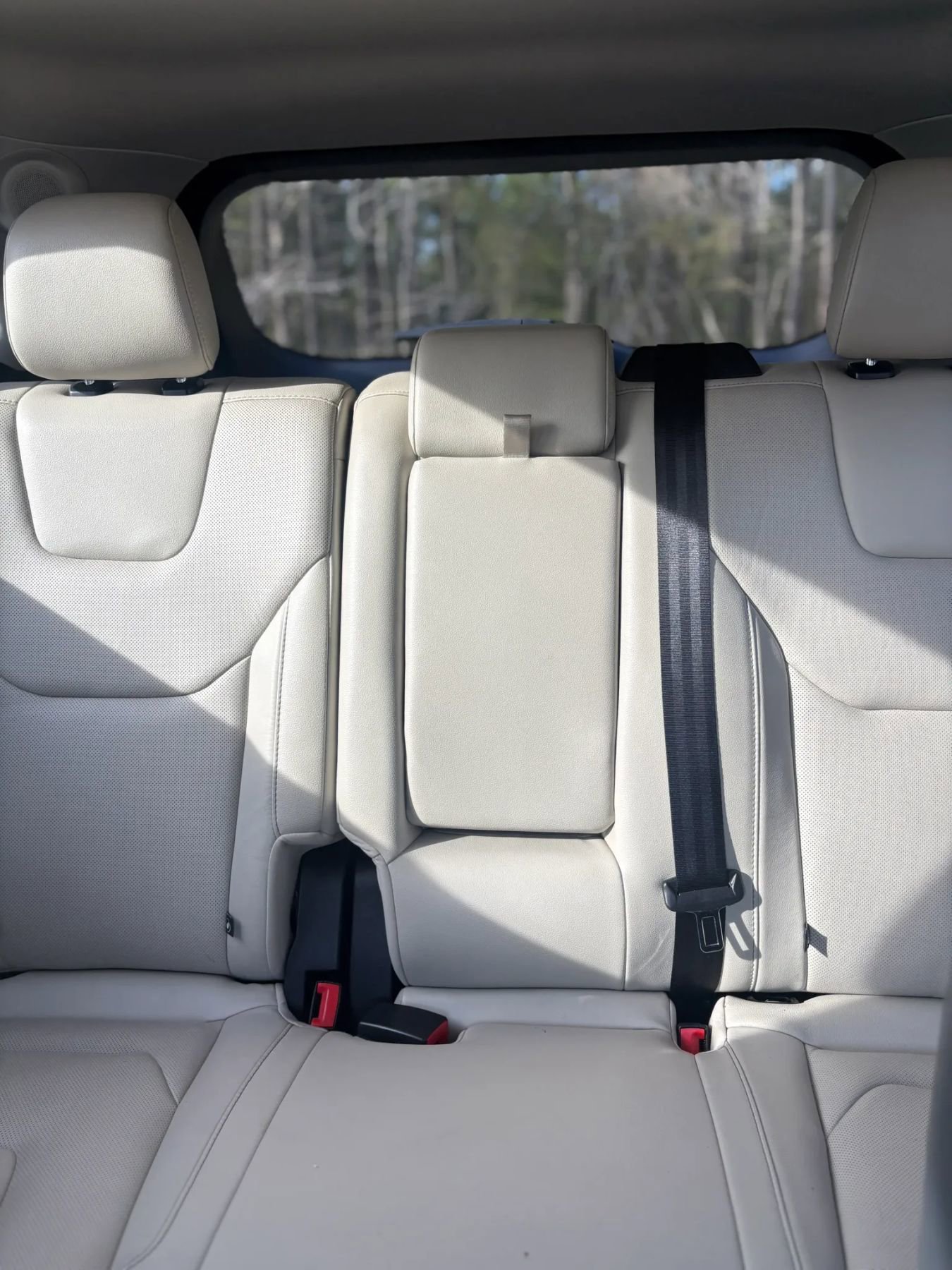 Used 2018 Ford Edge Titanium w/ Equipment Group 301A FWD image 12