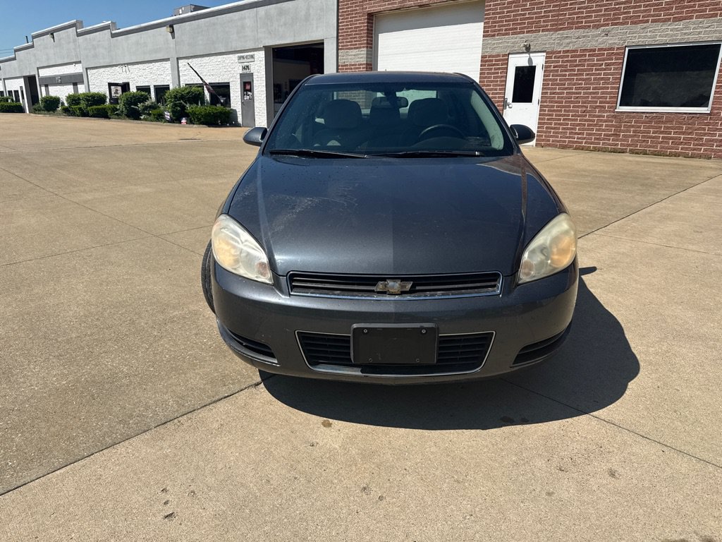 Used 2011 Chevrolet Impala LS FWD image 2