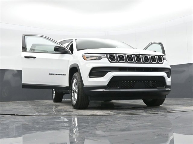Used 2025 Jeep Compass Sport image 51