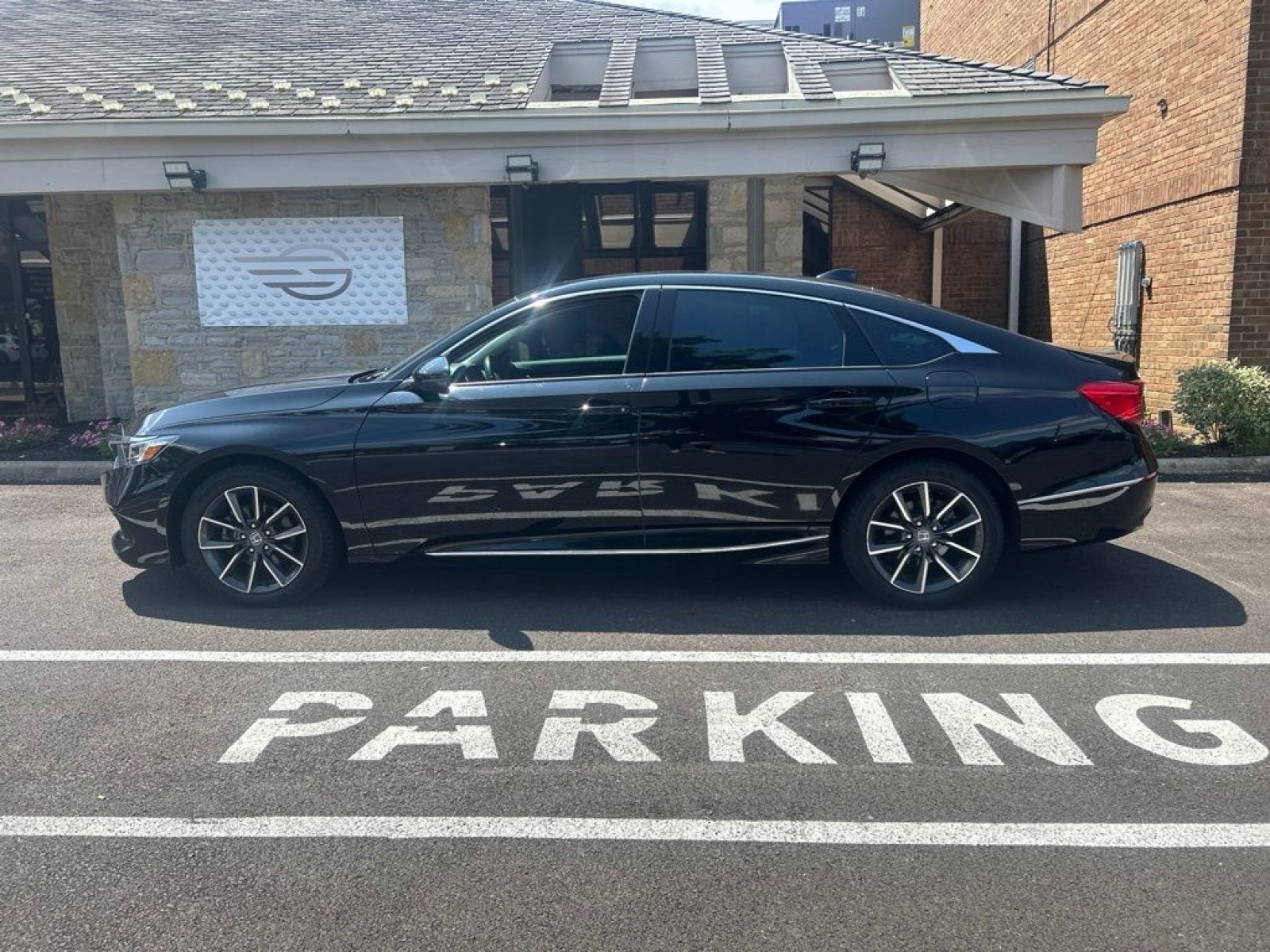 Used 2022 Honda Accord EX-L image 5