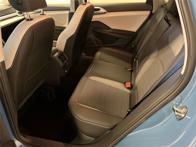 New 2026 Volkswagen Taos SE image 9