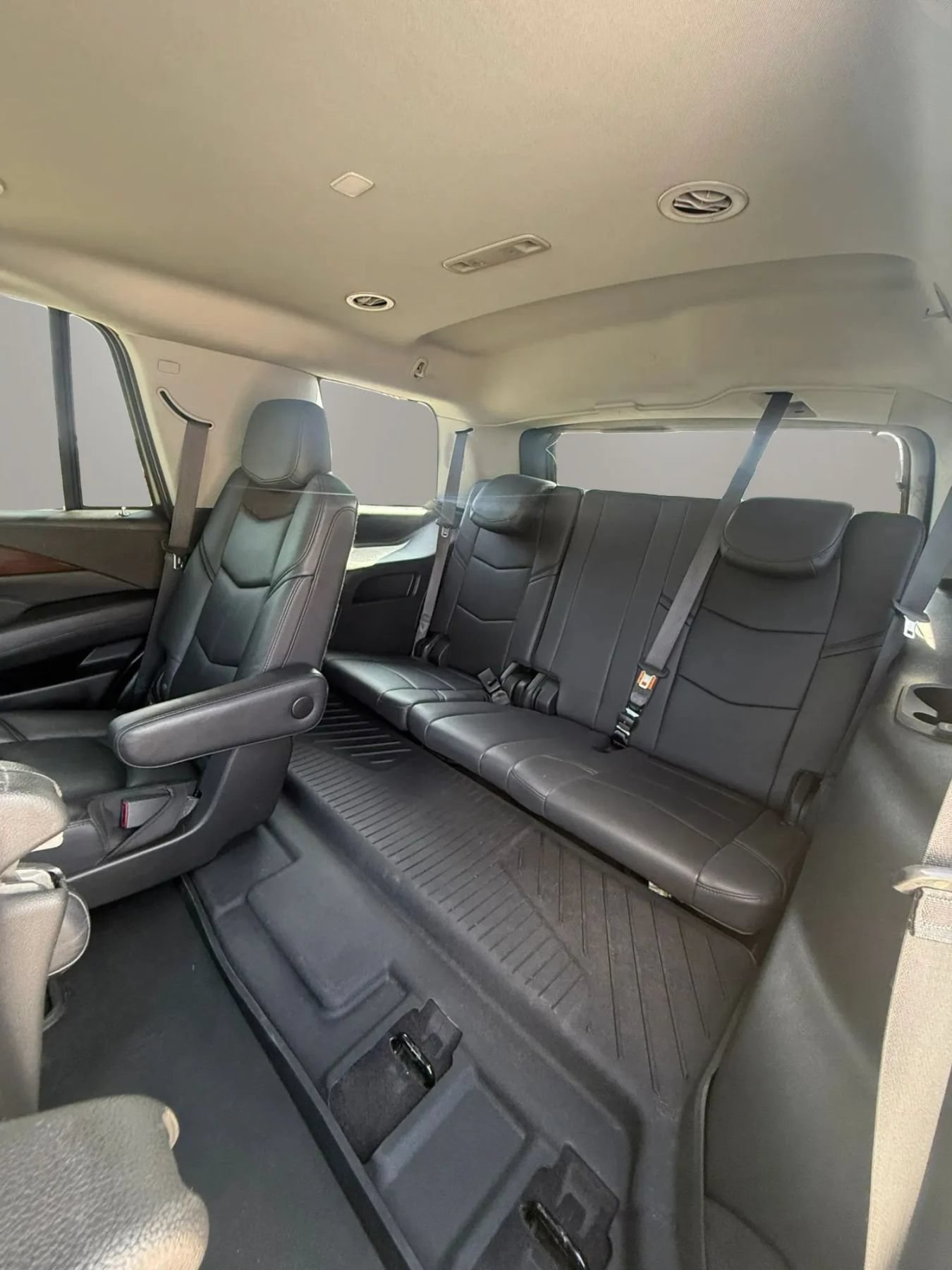 Used 2020 Cadillac Escalade Luxury AWD/4WD image 12