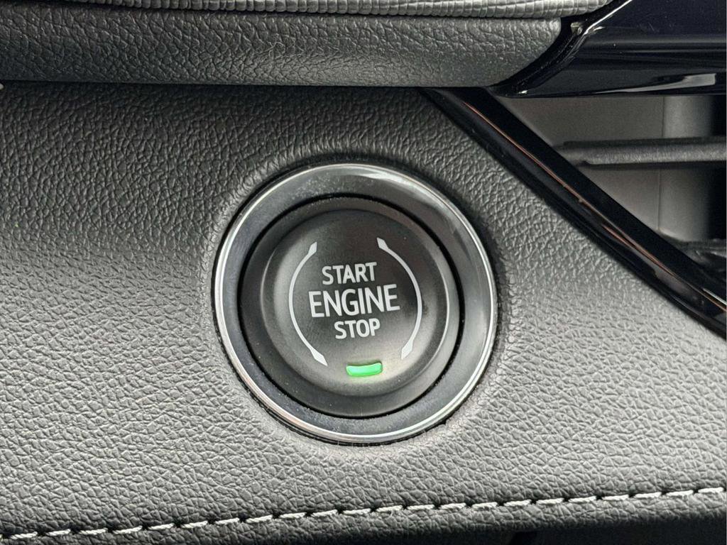 Used 2025 Buick Enclave Preferred FWD image 7