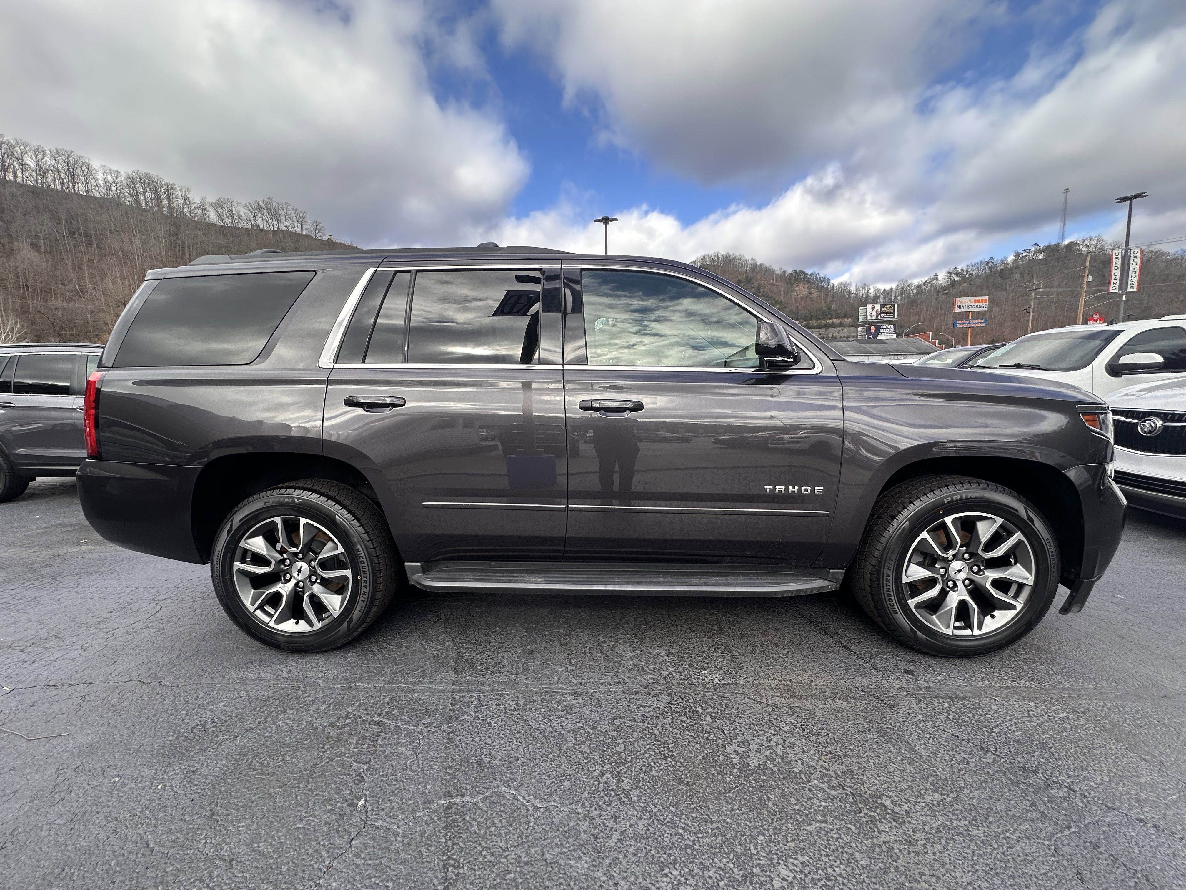 Used 2018 Chevrolet Tahoe LS w/ All-Season Package image 29