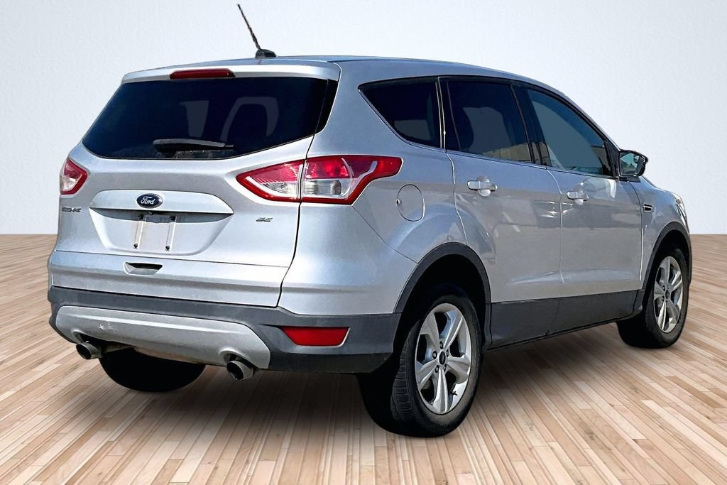 Used 2015 Ford Escape SE FWD image 2
