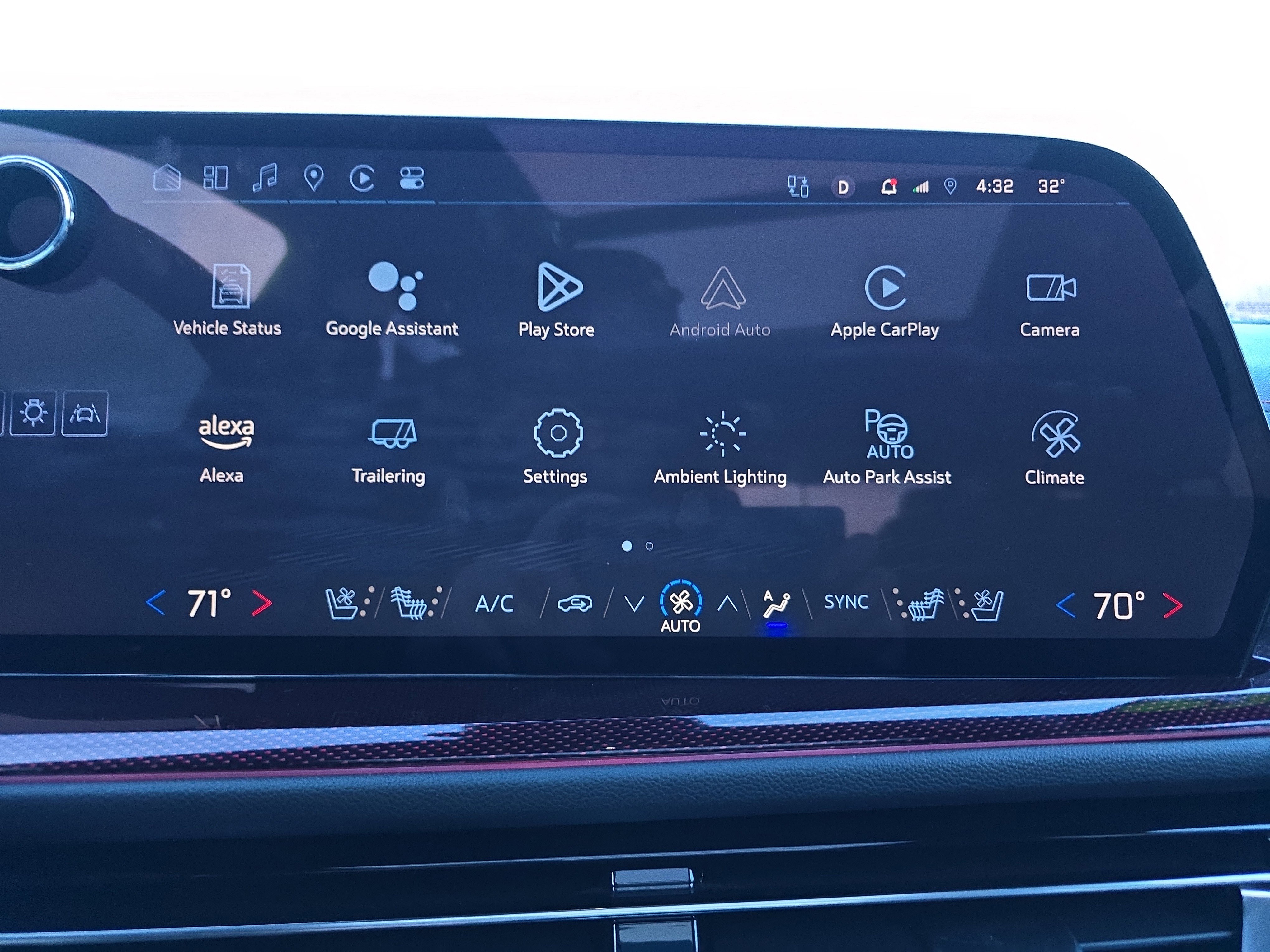 Used 2024 Chevrolet Traverse RS w/ LPO, Floor Liner Package image 29