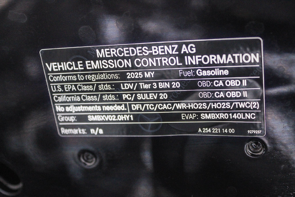 Used 2025 Mercedes-Benz C 300 4MATIC Sedan image 28