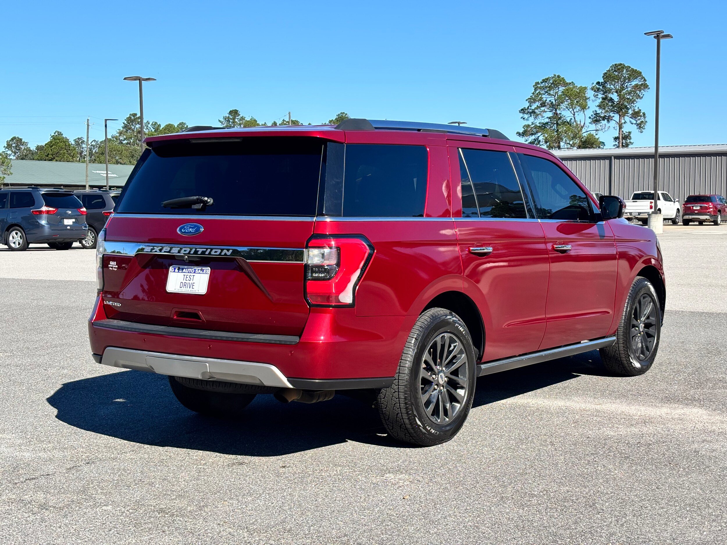 Used 2019 Ford Expedition Limited w/ Equipment Group 301A RWD image 4