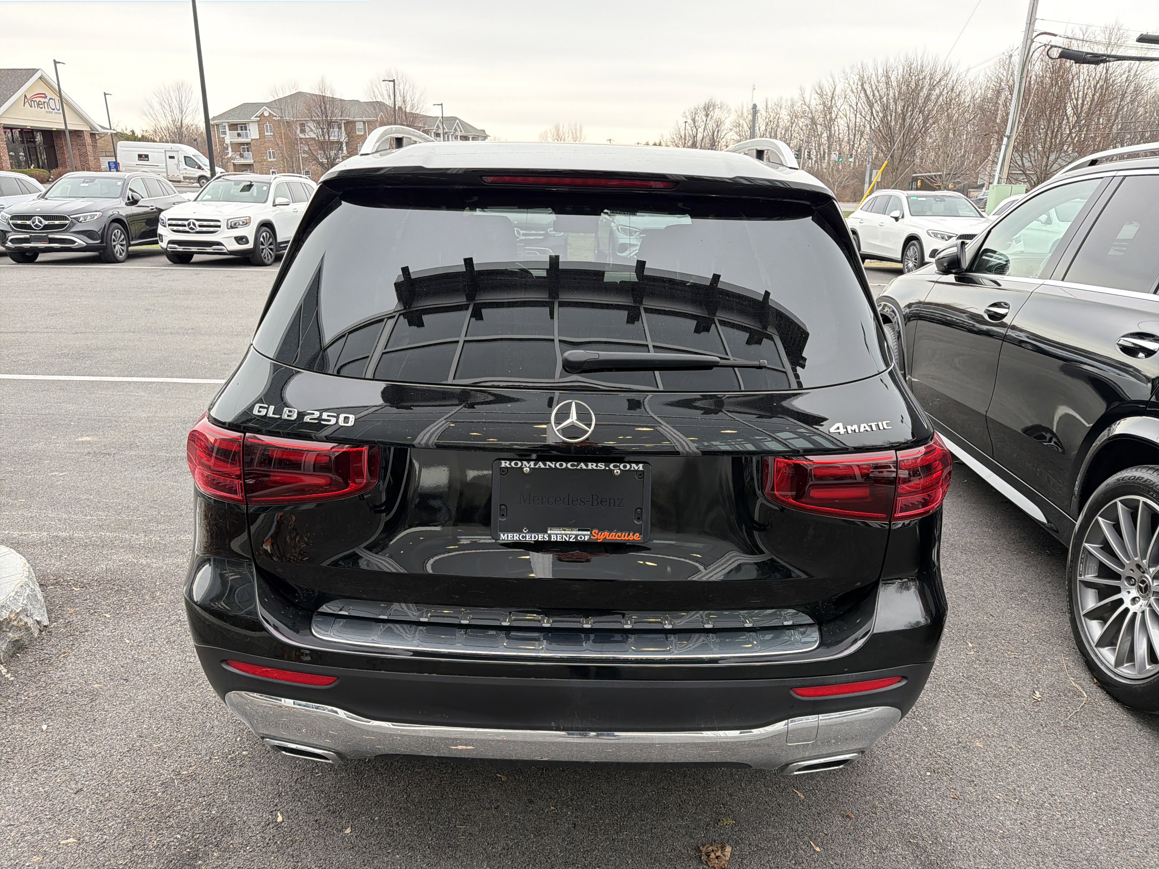 Used 2026 Mercedes-Benz GLB 250 4MATIC image 6