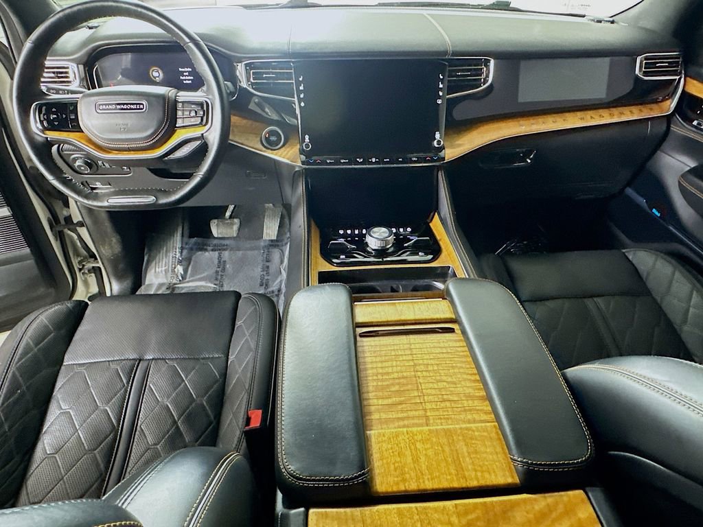 Used 2022 Jeep Grand Wagoneer Series III image 17