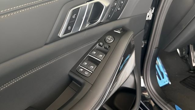 Used 2026 BMW X7 M60i image 65
