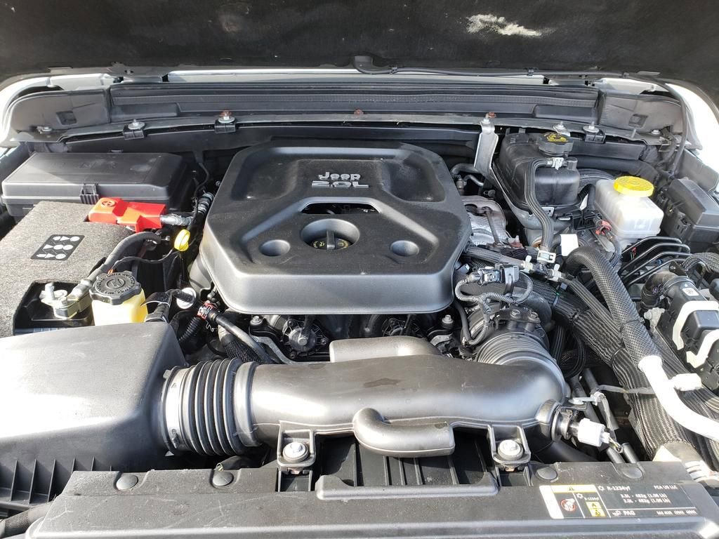 Used 2018 Jeep Wrangler Unlimited Sahara w/ Cold Weather Group image 14