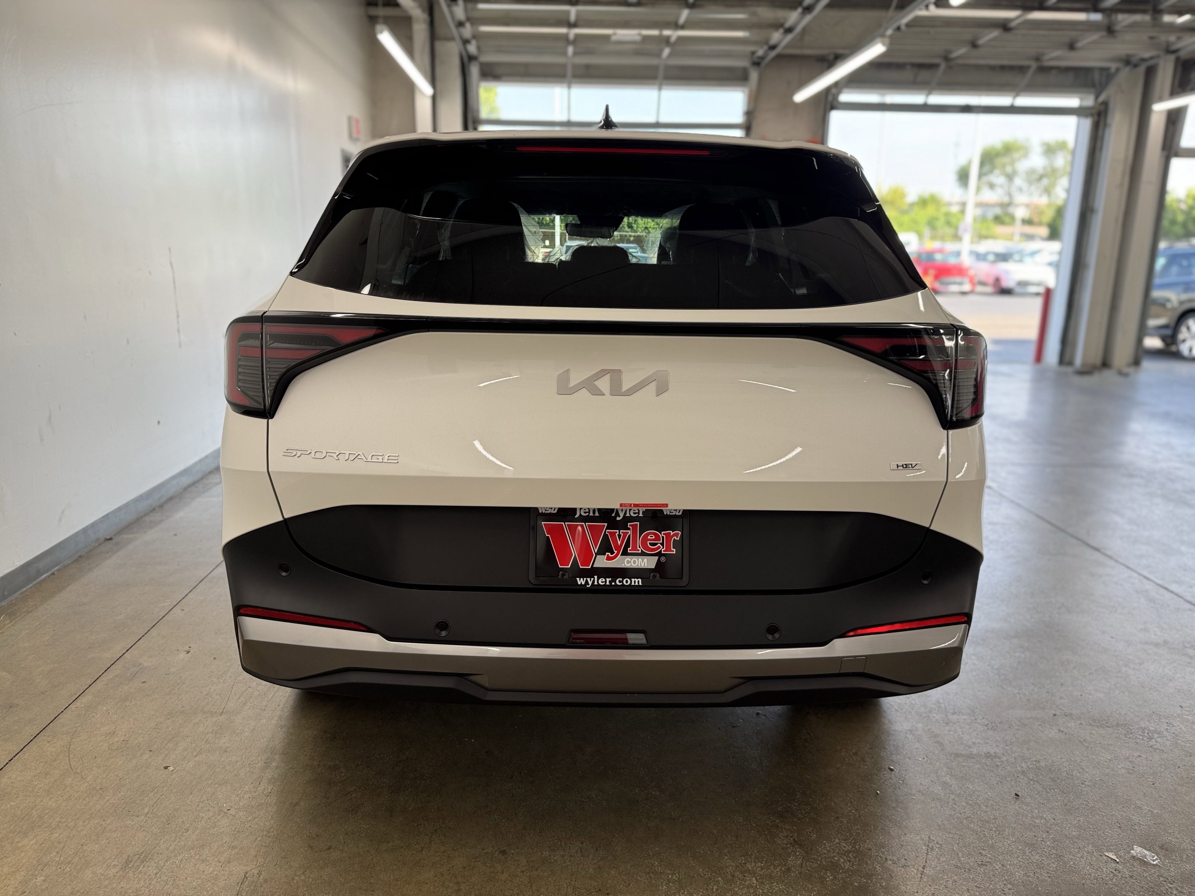 New 2026 Kia Sportage LX image 4