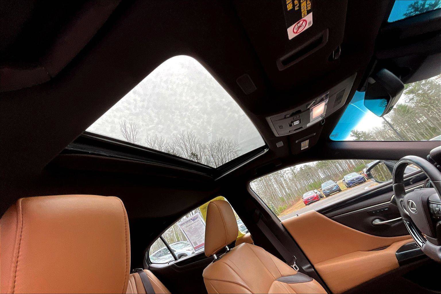 Used 2021 Lexus ES 250 w/ Luxury Package image 17