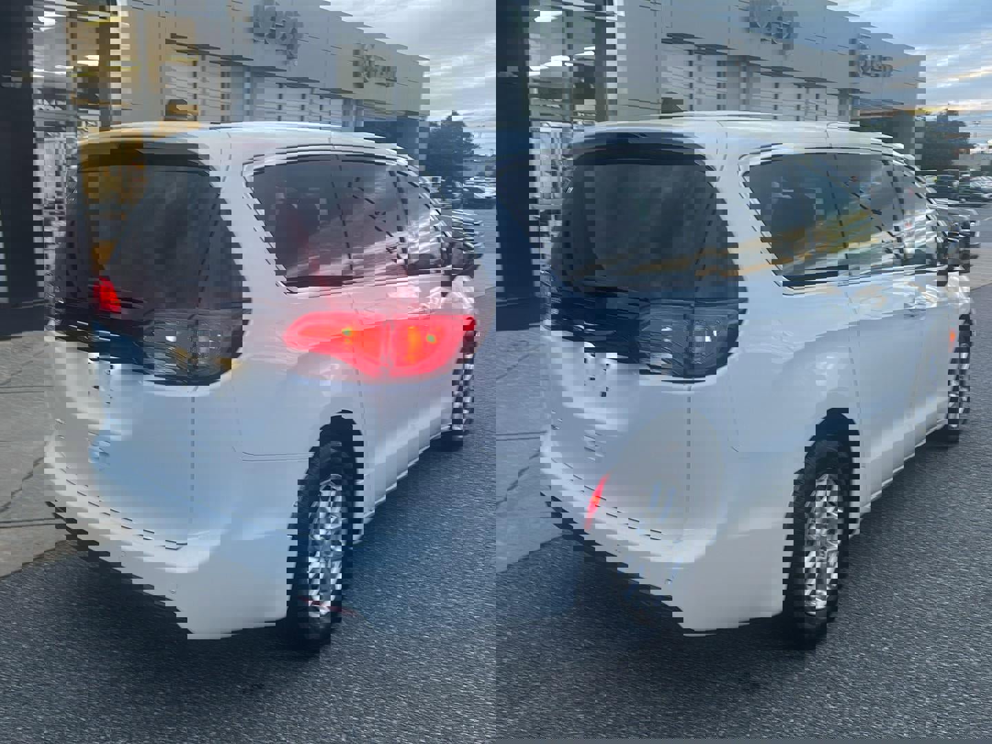 New 2026 Chrysler Voyager LX image 7