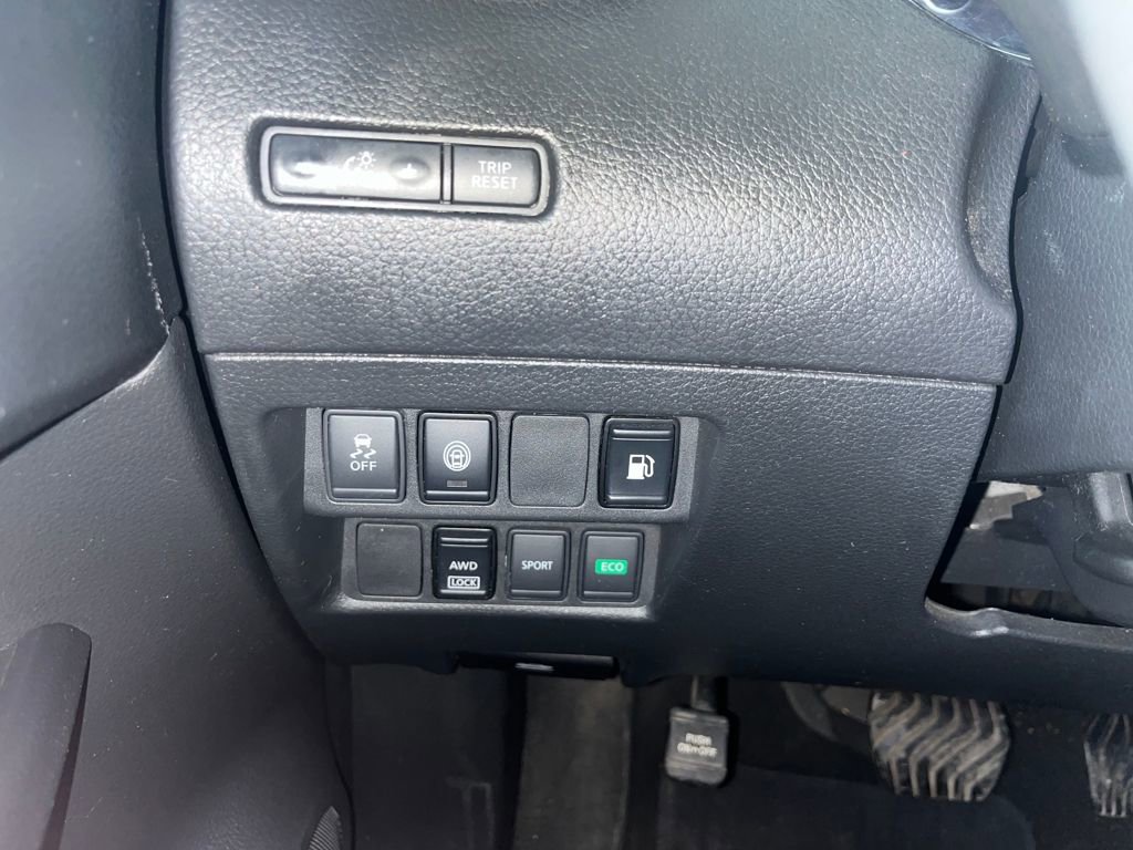 Used 2019 Nissan Rogue S image 58