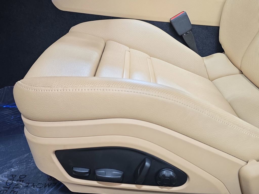 Certified 2023 Porsche Panamera 4 AWD/4WD image 23