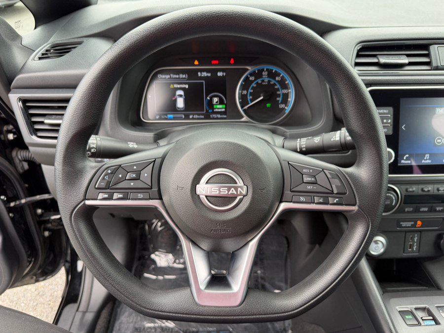 Used 2025 Nissan Leaf S FWD image 11
