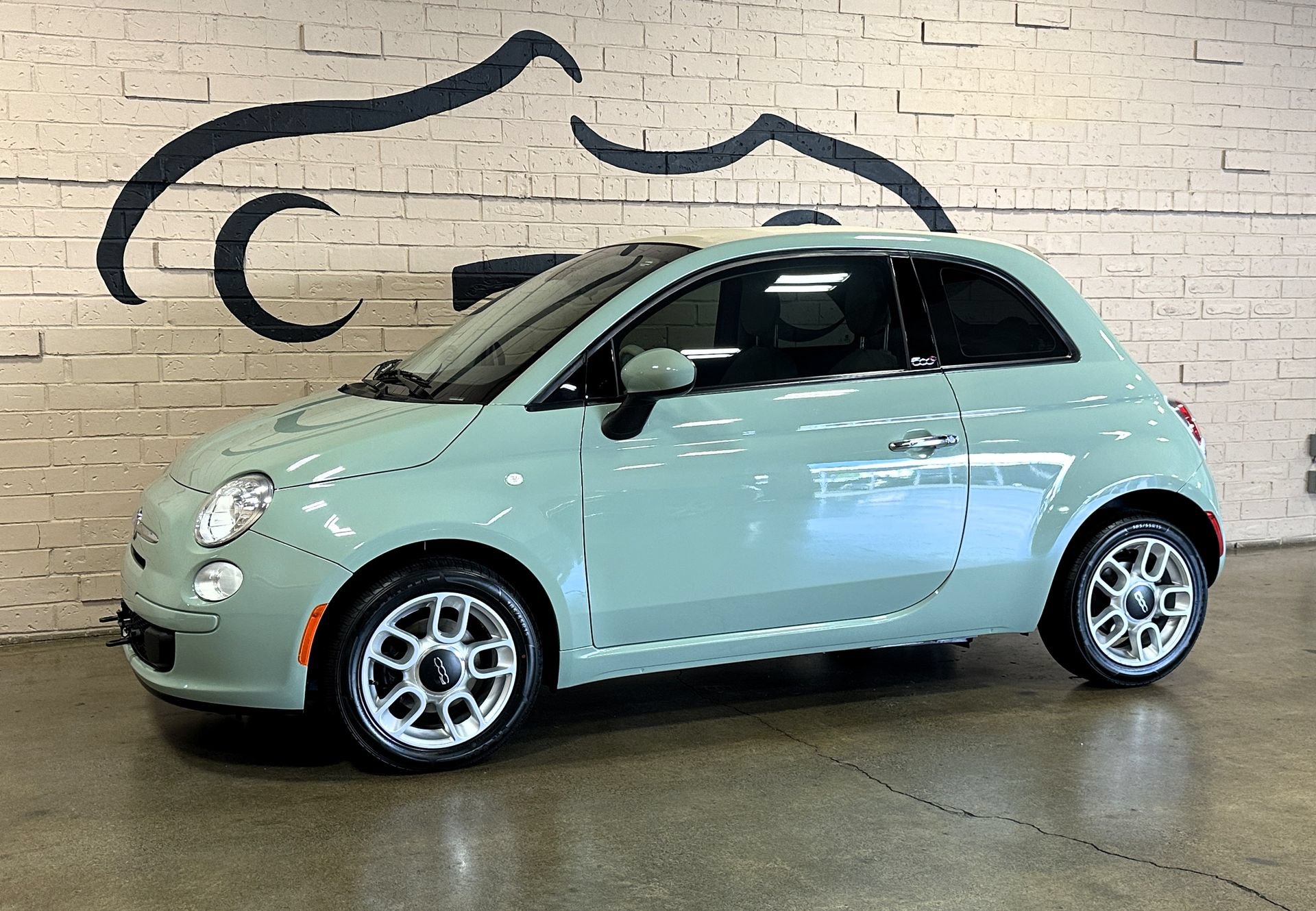 Used 2015 FIAT 500 Pop FWD image 13