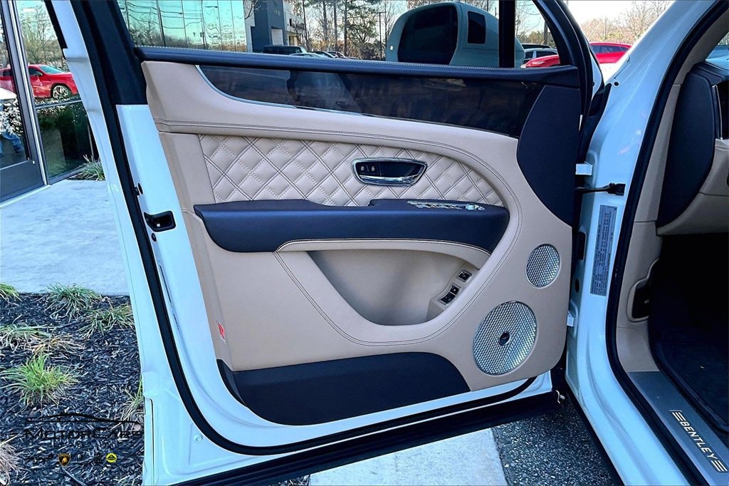 Used 2021 Bentley Bentayga image 20