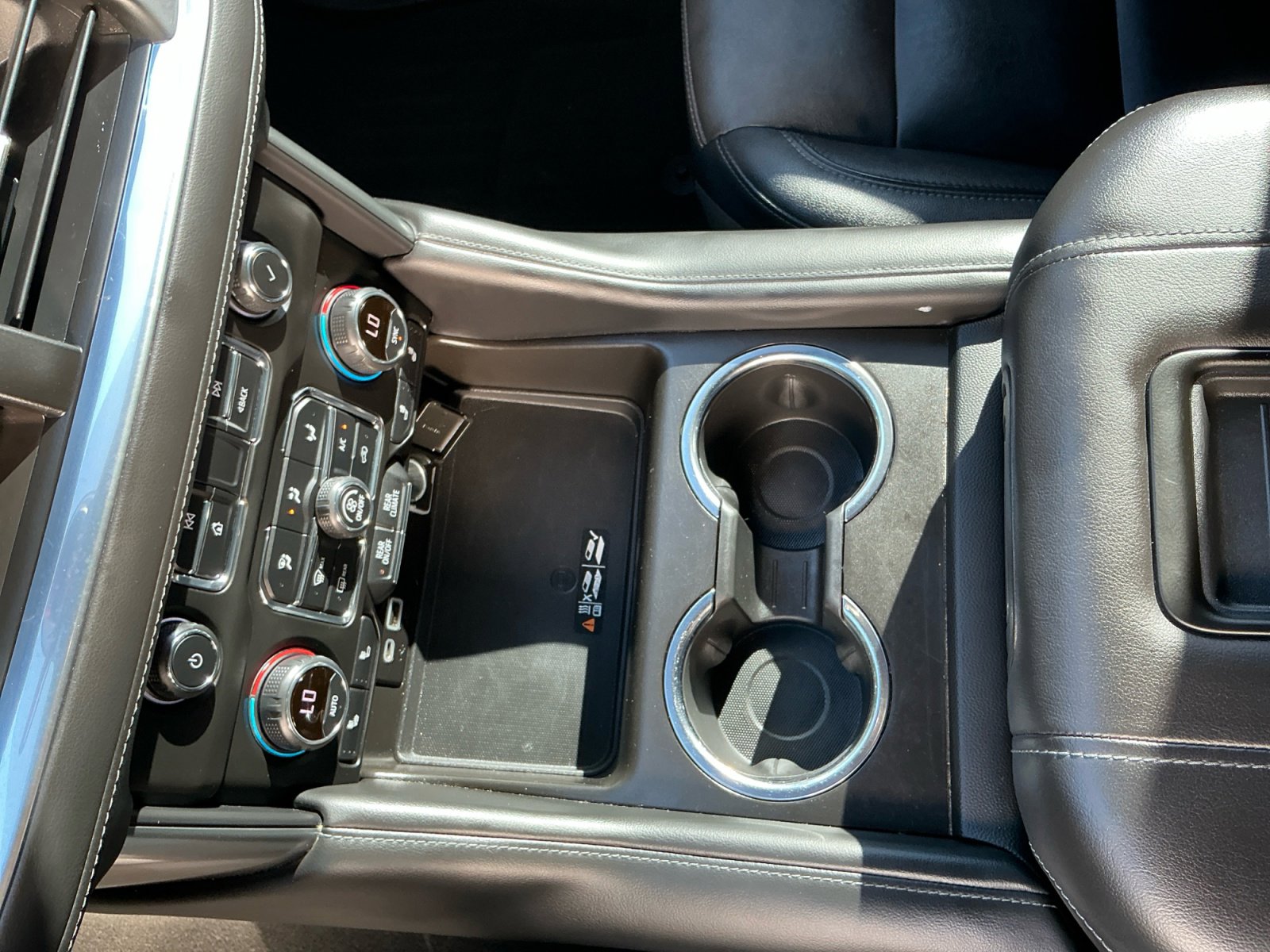 Used 2021 Chevrolet Tahoe Z71 w/ Z71 Off-Road Package image 15