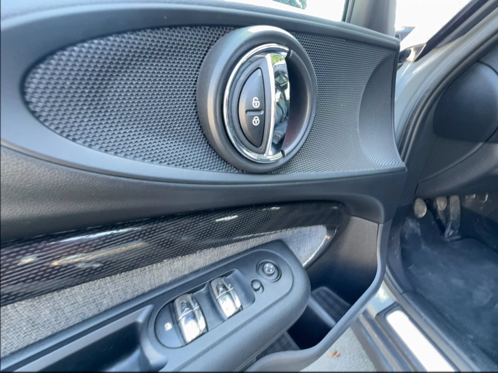 Used 2016 MINI Cooper Clubman FWD image 24