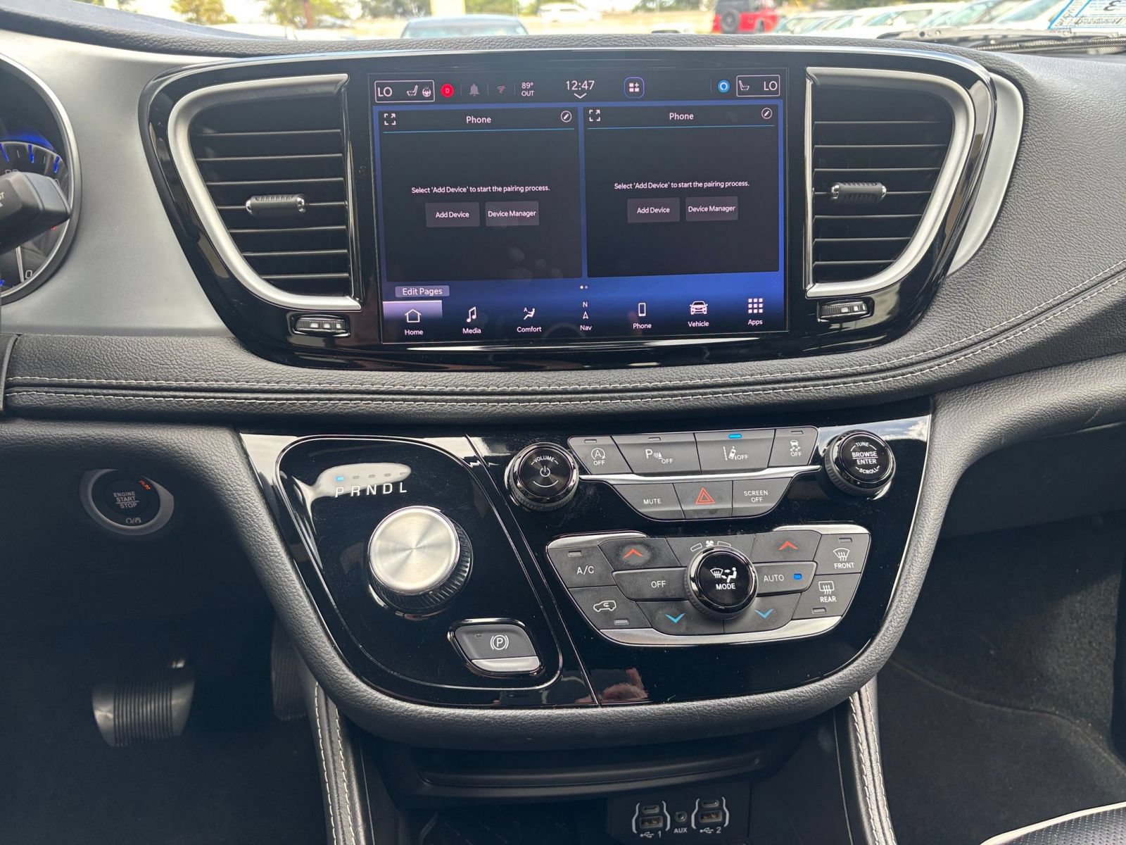 Used 2025 Chrysler Pacifica Limited FWD image 16