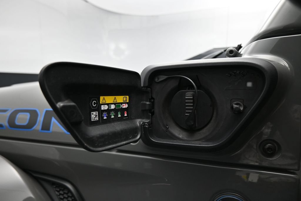 Used 2022 Jeep Wrangler Unlimited Rubicon 4xe w/ Dual Top Group AWD/4WD image 29