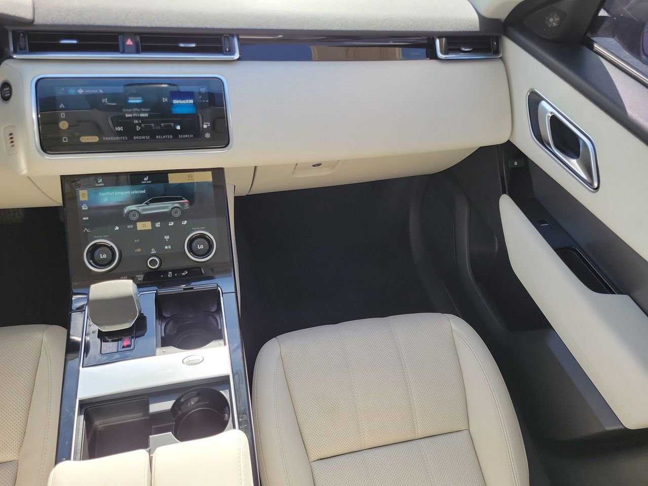 Used 2022 Land Rover Range Rover Velar S AWD/4WD image 17