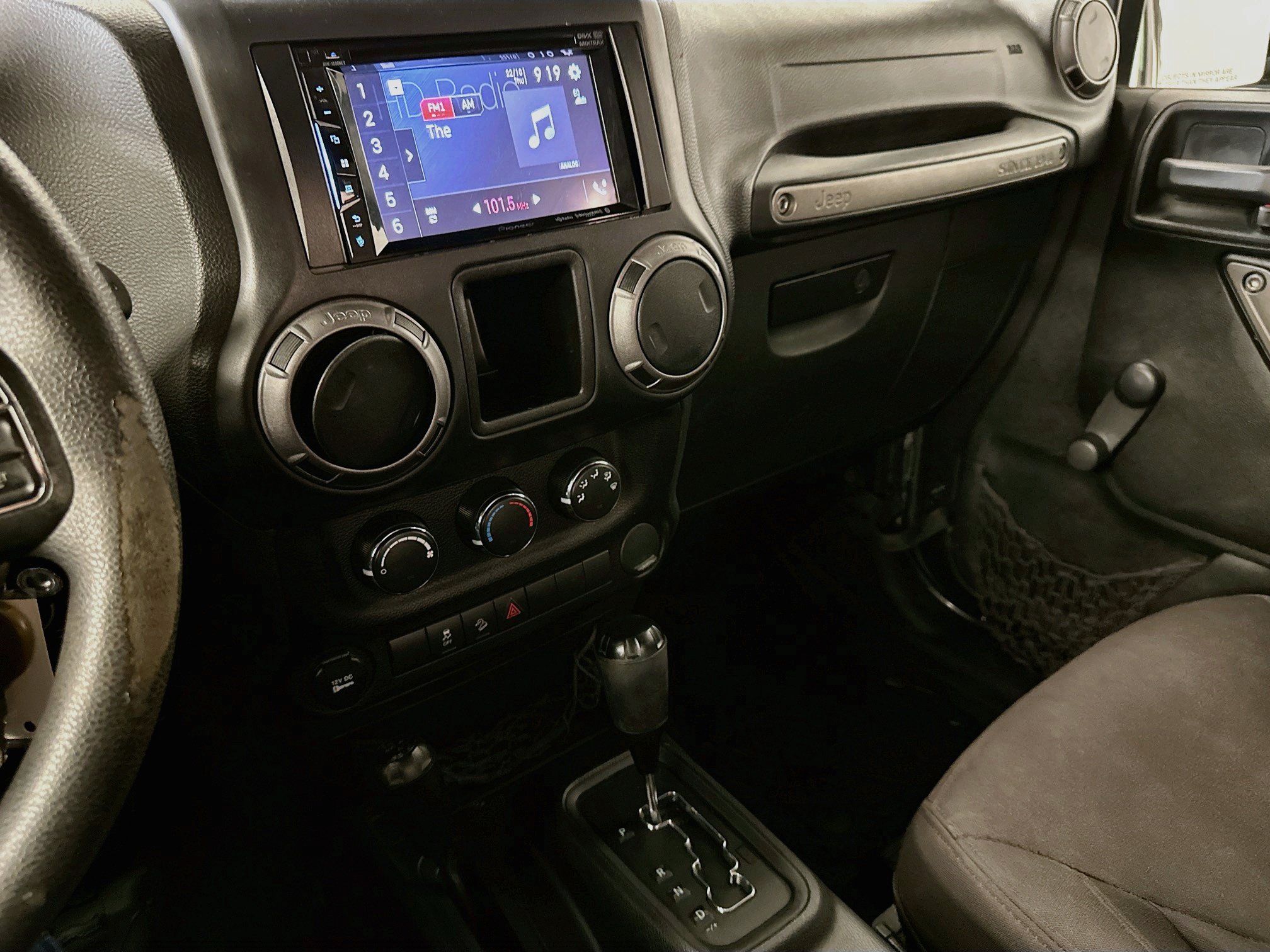 Used 2018 Jeep Wrangler Sport AWD/4WD image 22