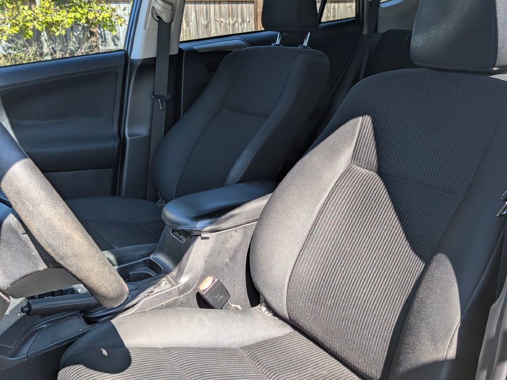 Used 2014 Toyota RAV4 LE FWD image 11