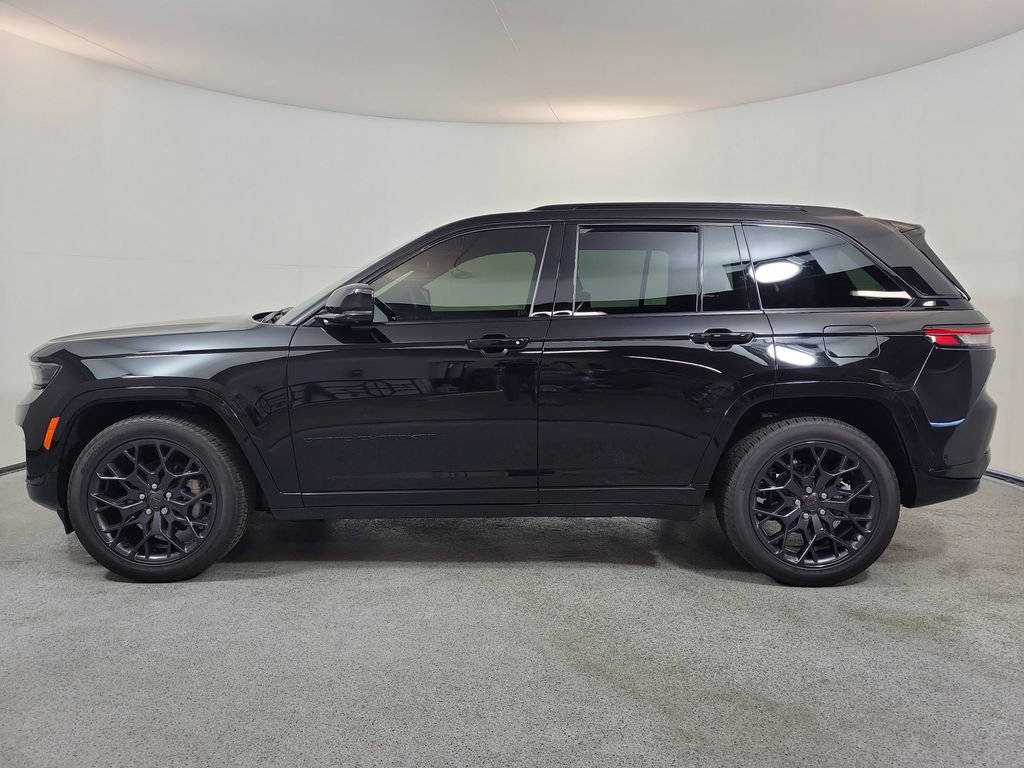 Used 2025 Jeep Grand Cherokee Summit w/ Obsidian Package image 4