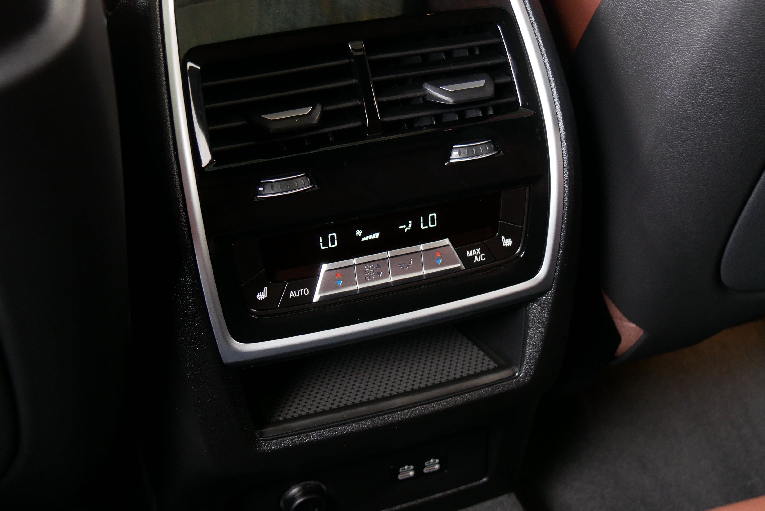 Used 2026 BMW X5 xDrive40i w/ M Sport Package AWD/4WD image 29