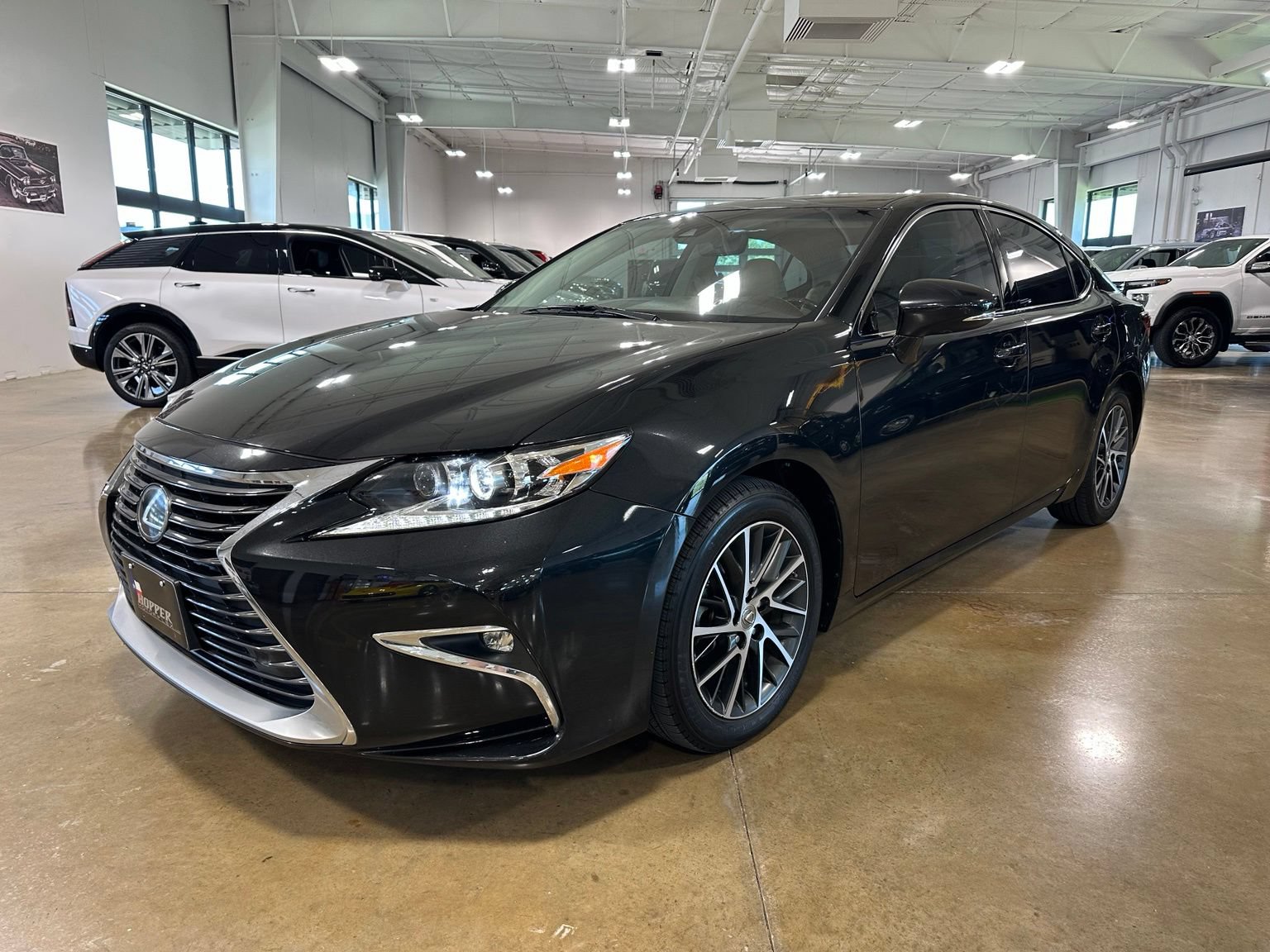Used 2017 Lexus ES 350 FWD image 3