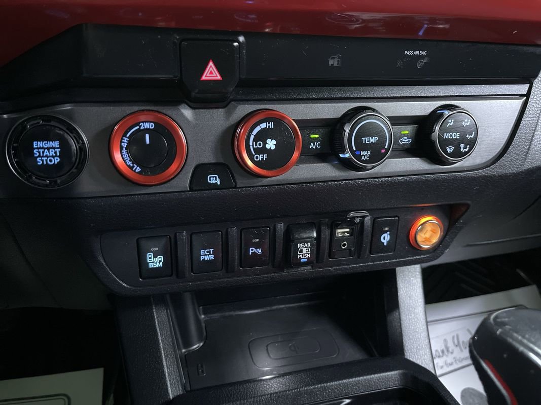 Used 2019 Toyota Tacoma TRD Off-Road w/ Technology Package image 23