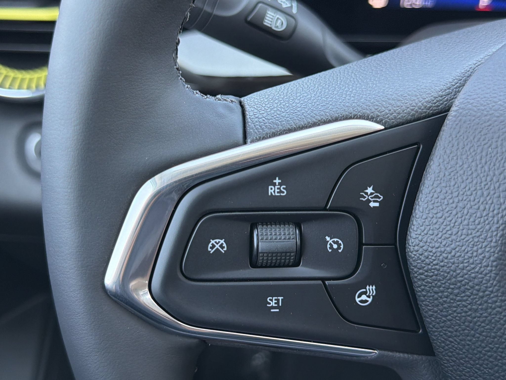 New 2026 Chevrolet Trax ACTIV w/ Sunroof Package FWD image 11