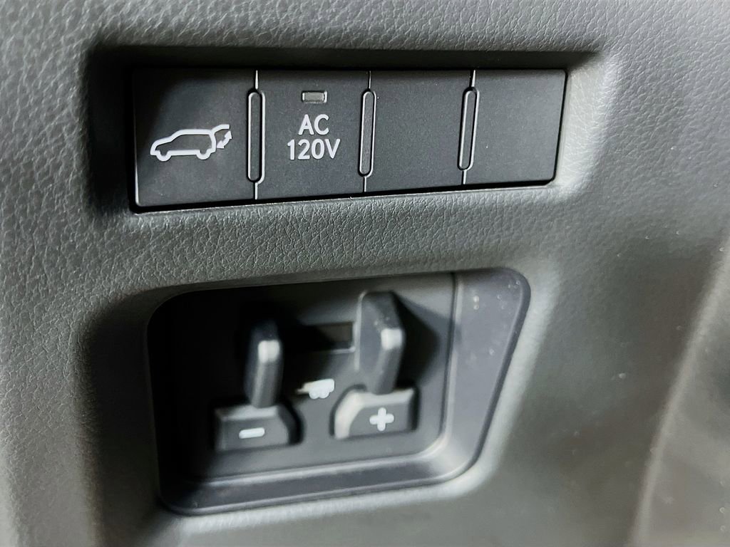 Used 2025 Lexus LX 700h Overtrail AWD/4WD image 13