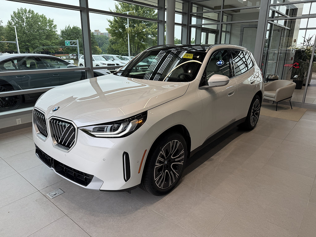 New 2026 BMW X3 xDrive30i w/ Premium Package AWD/4WD image 3