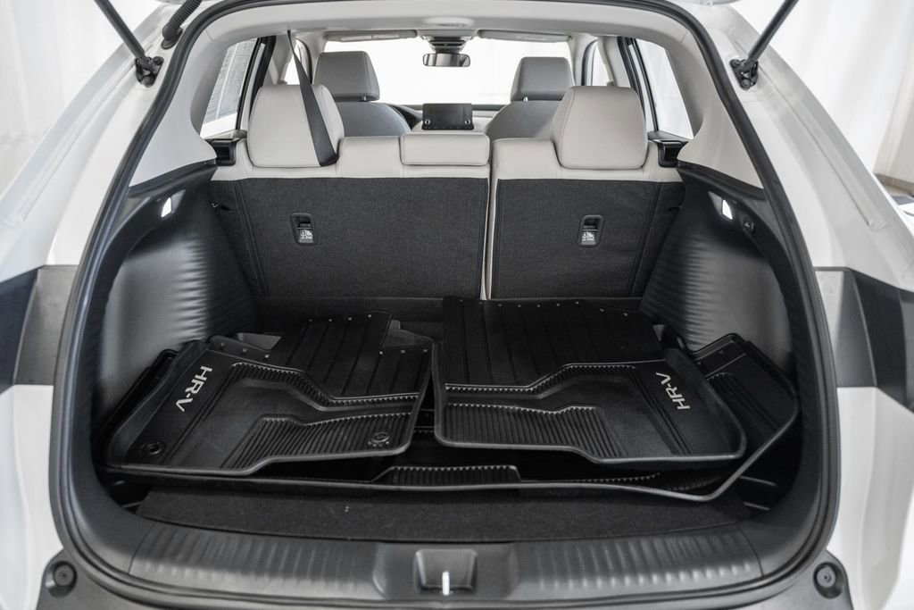Used 2025 Honda HR-V LX image 6