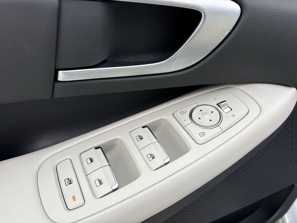 Used 2025 Hyundai Sonata SEL FWD image 23
