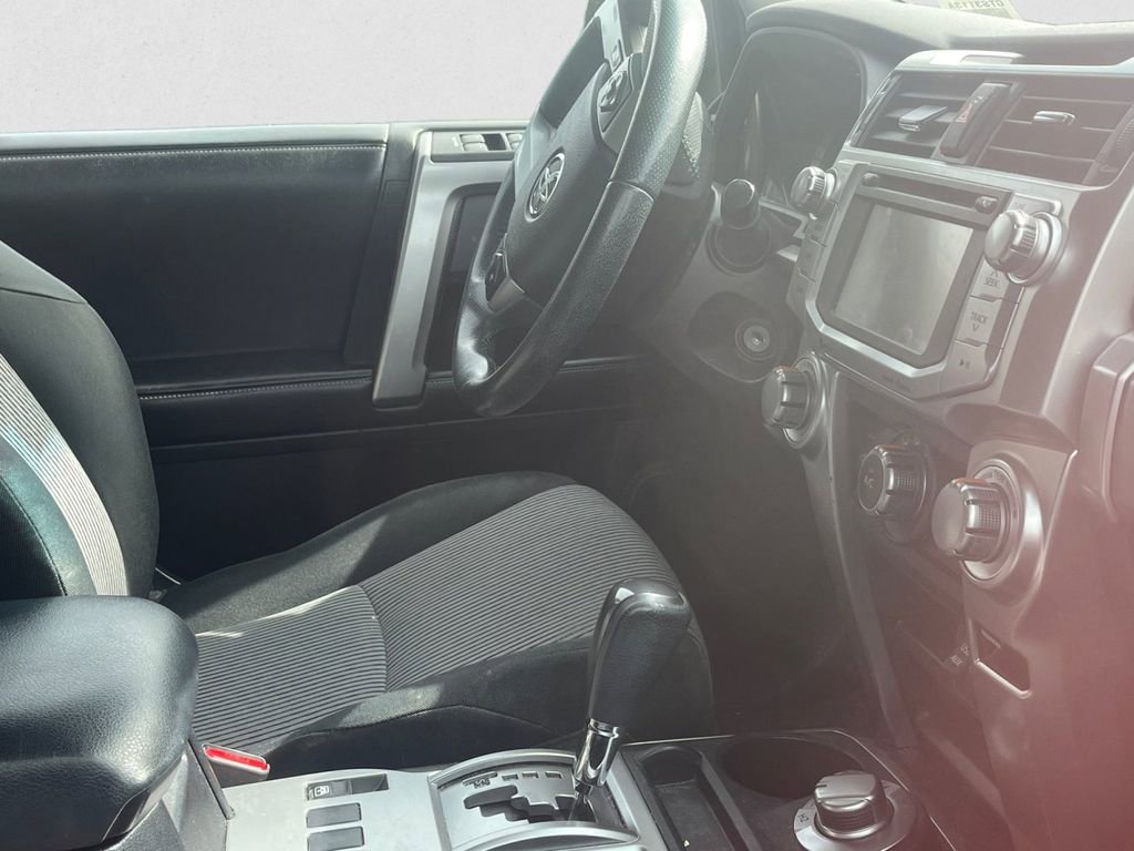 Used 2016 Toyota 4Runner SR5 image 6