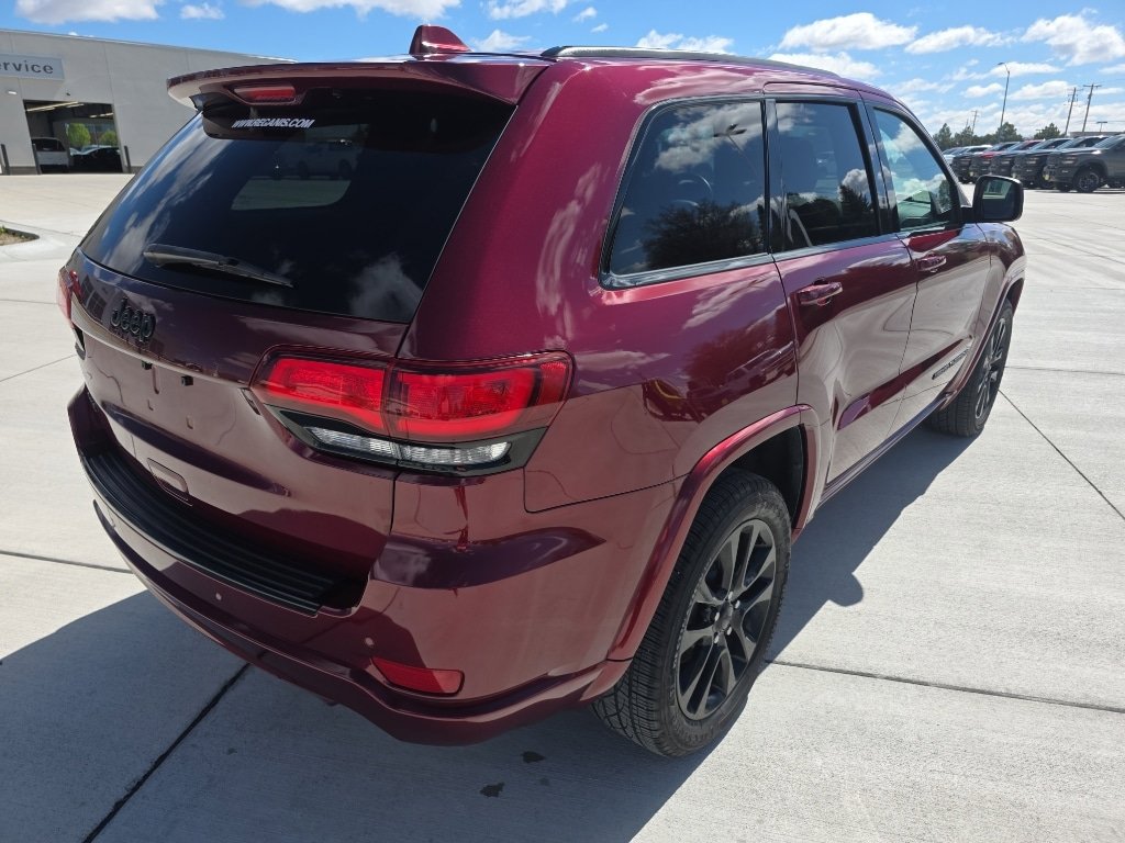 Used 2018 Jeep Grand Cherokee Altitude AWD/4WD image 5