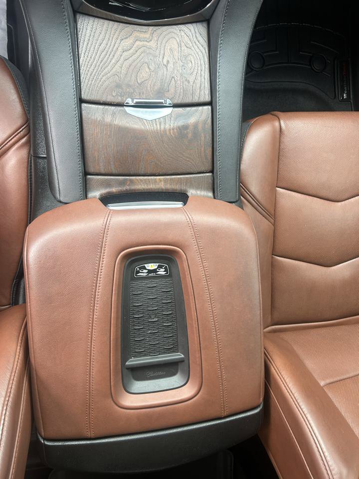 Used 2016 Cadillac Escalade Luxury AWD/4WD image 25