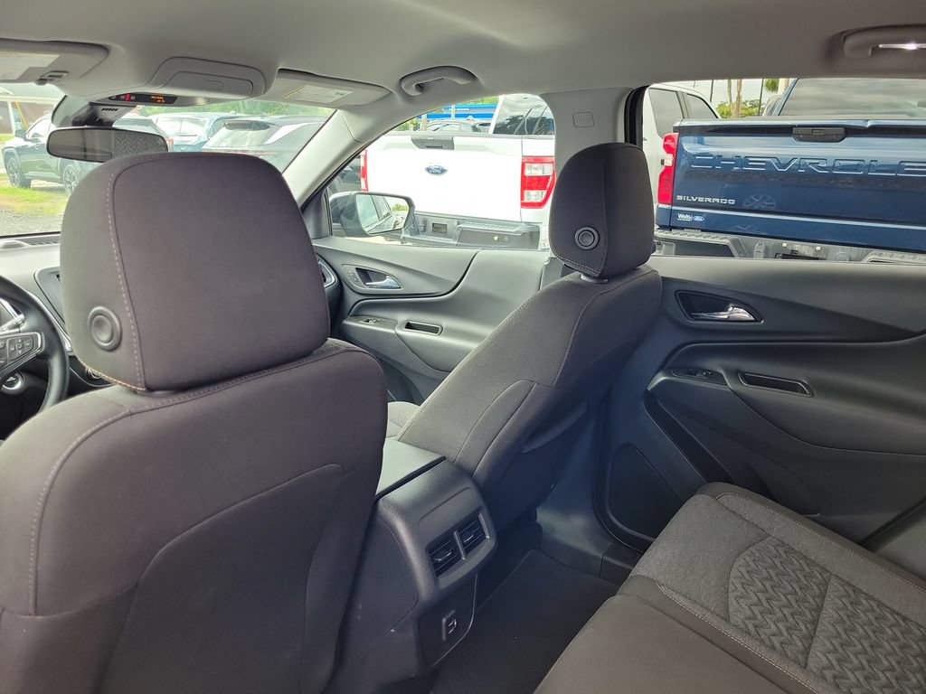 Used 2023 Chevrolet Equinox LT w/ Driver Convenience Package AWD/4WD image 16