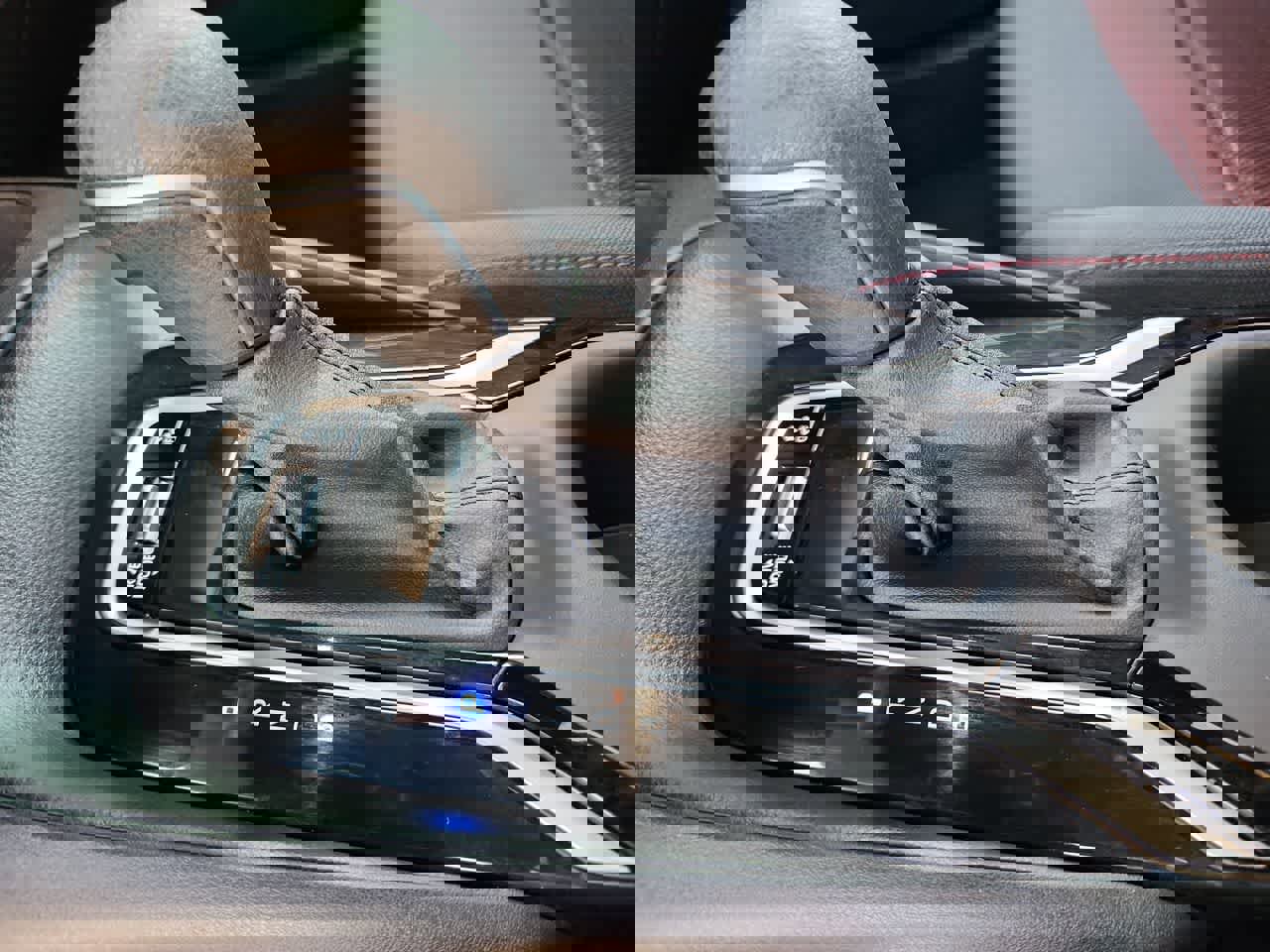 Certified 2025 Toyota Corolla SE image 21