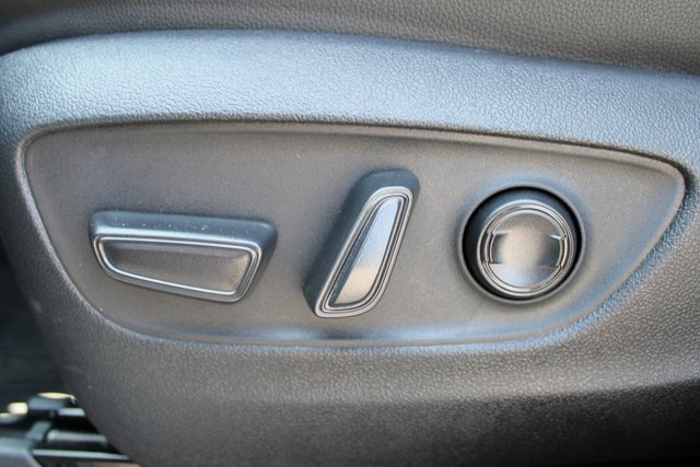 Used 2025 Toyota Grand Highlander AWD image 14