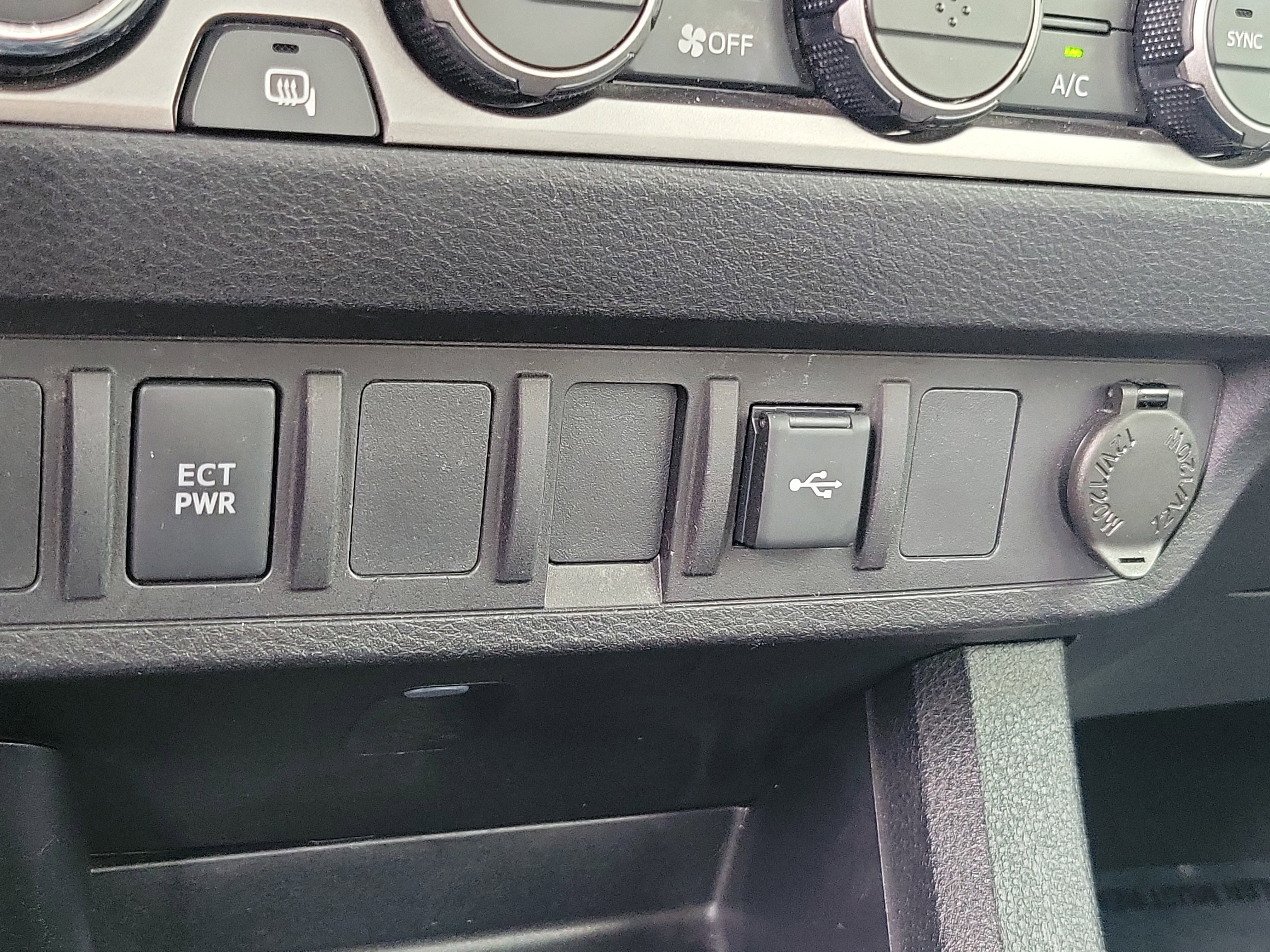 Certified 2023 Toyota Tacoma SR image 32