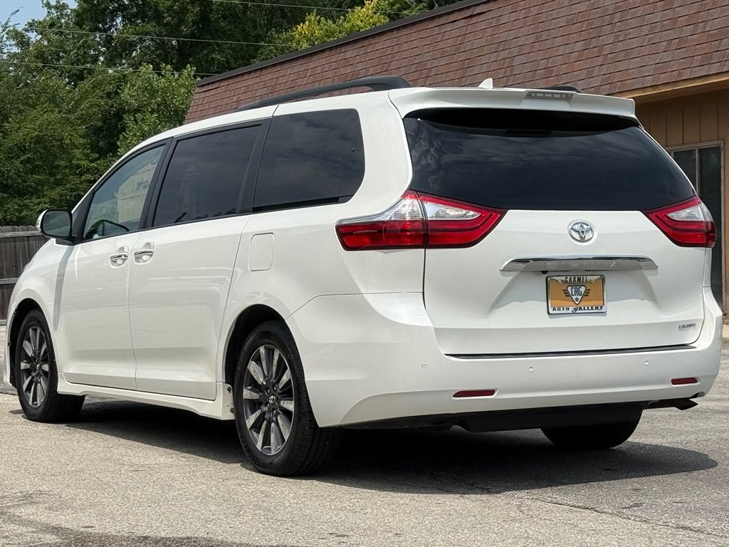 Used 2018 Toyota Sienna Limited Premium FWD image 3